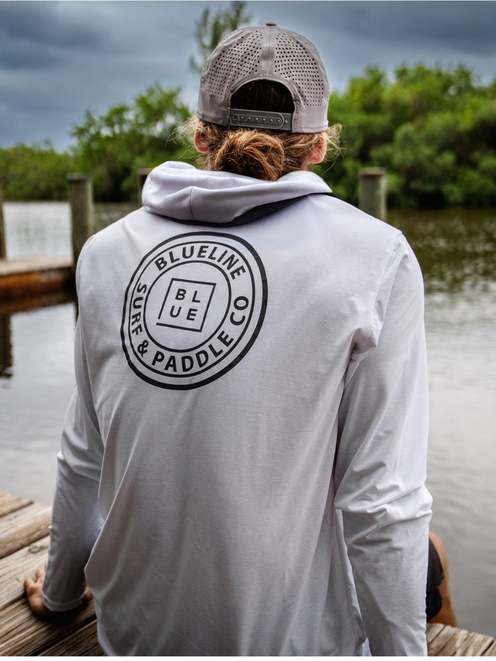 XL Hooded Long-Sleeve Shirt in Light Gray